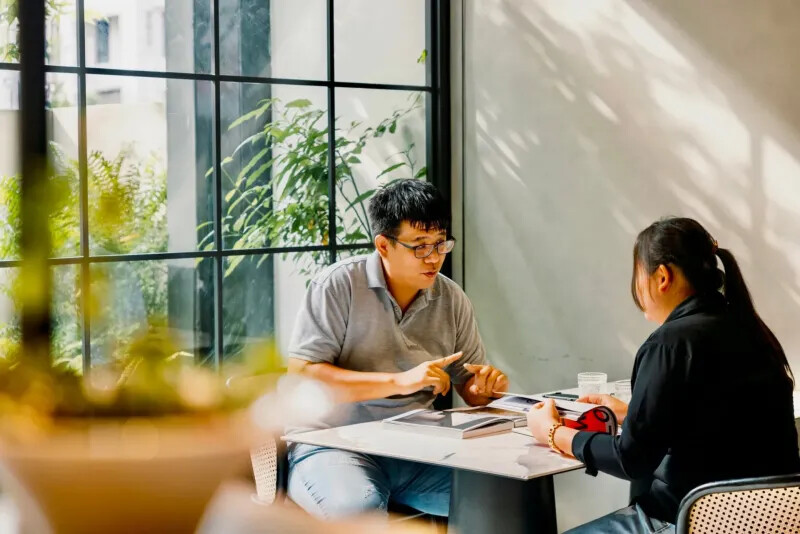 在台中「Kapah卡帕」人氣網美咖啡館,來場最不一樣的照明體驗